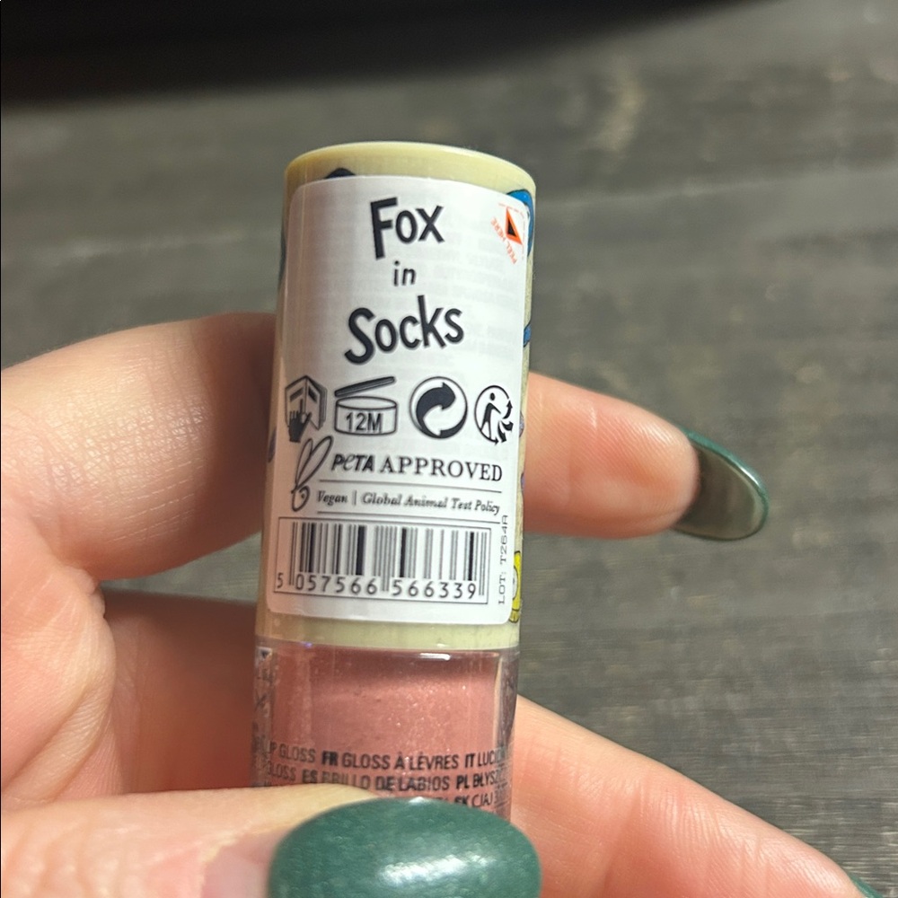 I ❤️ Revolution X Dr Seuss Fox in Socks Lip Gloss‎ - Pink Shimmer - Picture 2 of 3